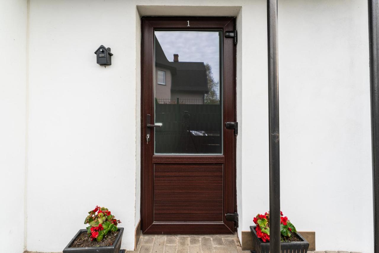 Family Garden Apartments With Free Private Parking & Playground Riga Extérieur photo