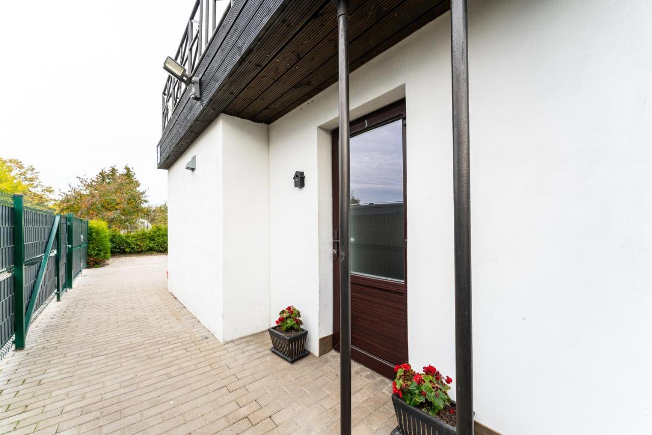 Family Garden Apartments With Free Private Parking & Playground Riga Extérieur photo