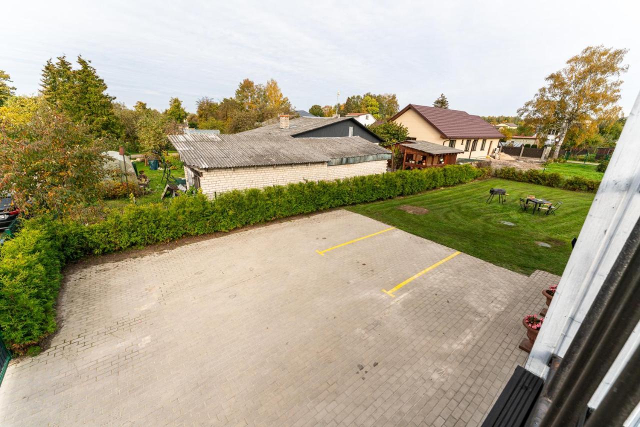 Family Garden Apartments With Free Private Parking & Playground Riga Extérieur photo