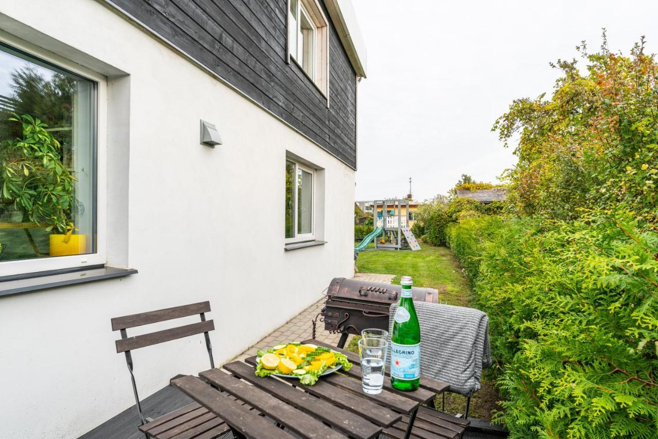 Family Garden Apartments With Free Private Parking & Playground Riga Extérieur photo