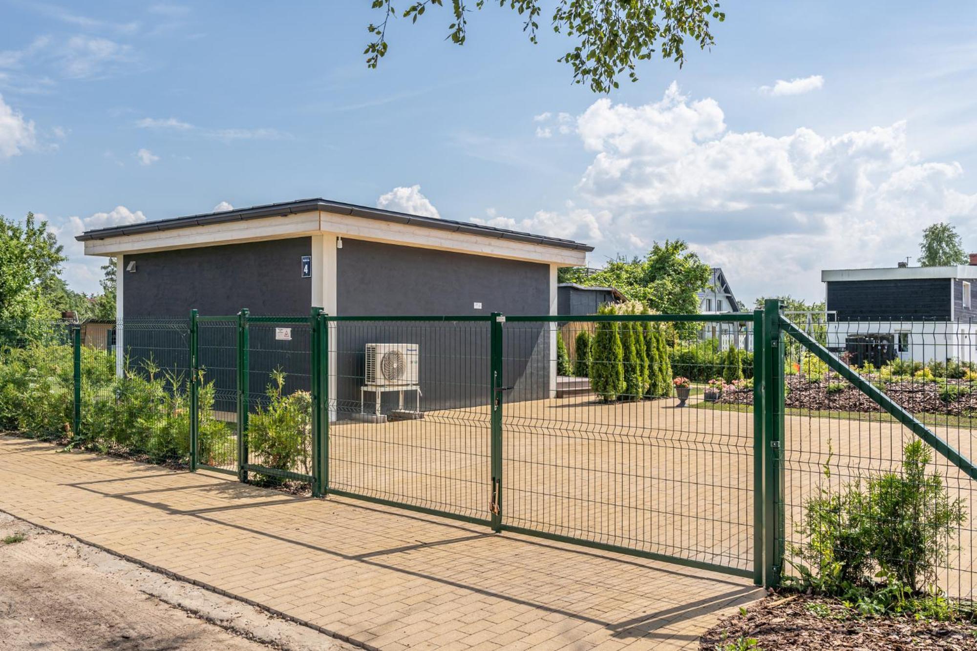 Family Garden Apartments With Free Private Parking & Playground Riga Extérieur photo