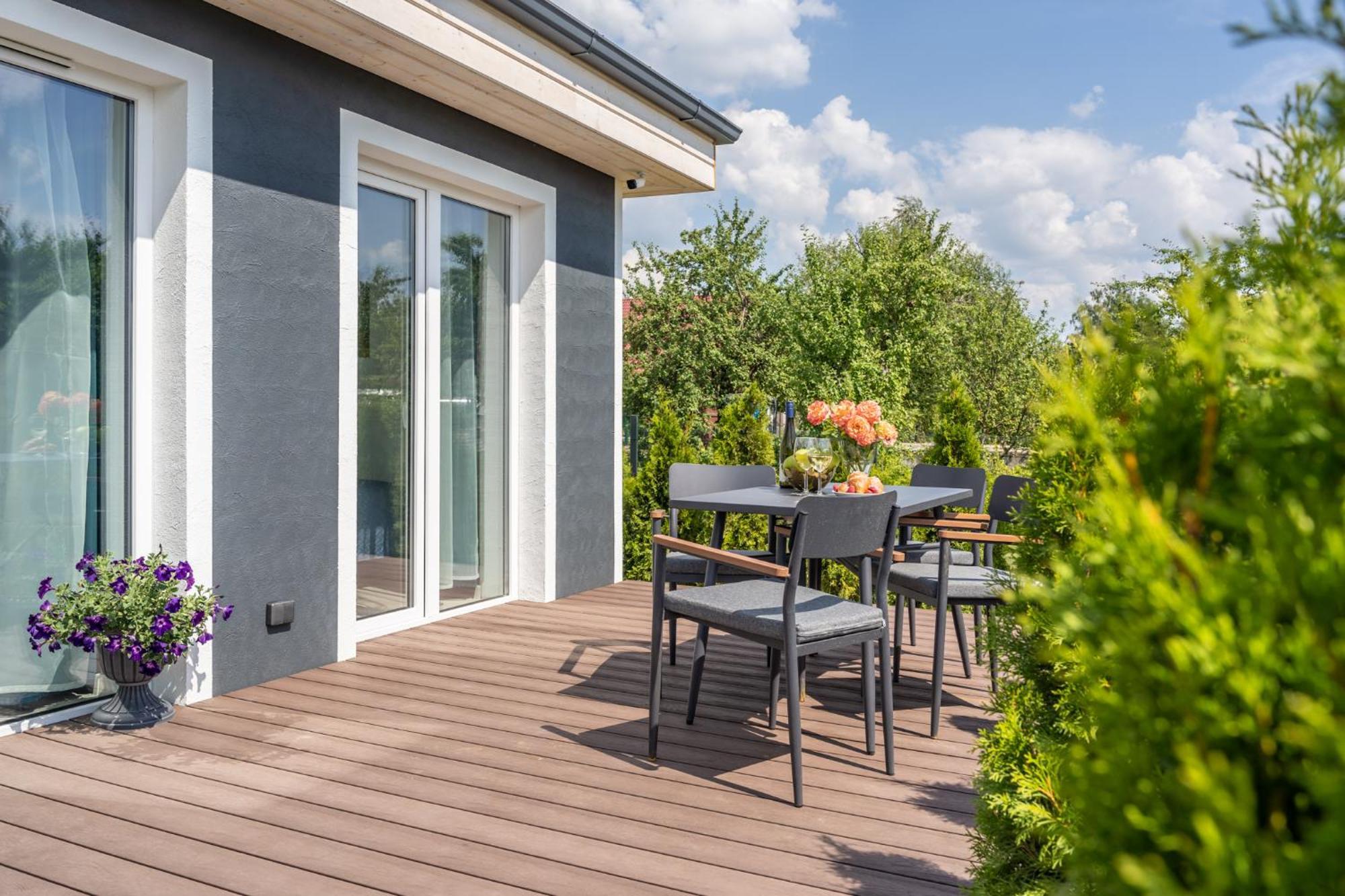 Family Garden Apartments With Free Private Parking & Playground Riga Extérieur photo