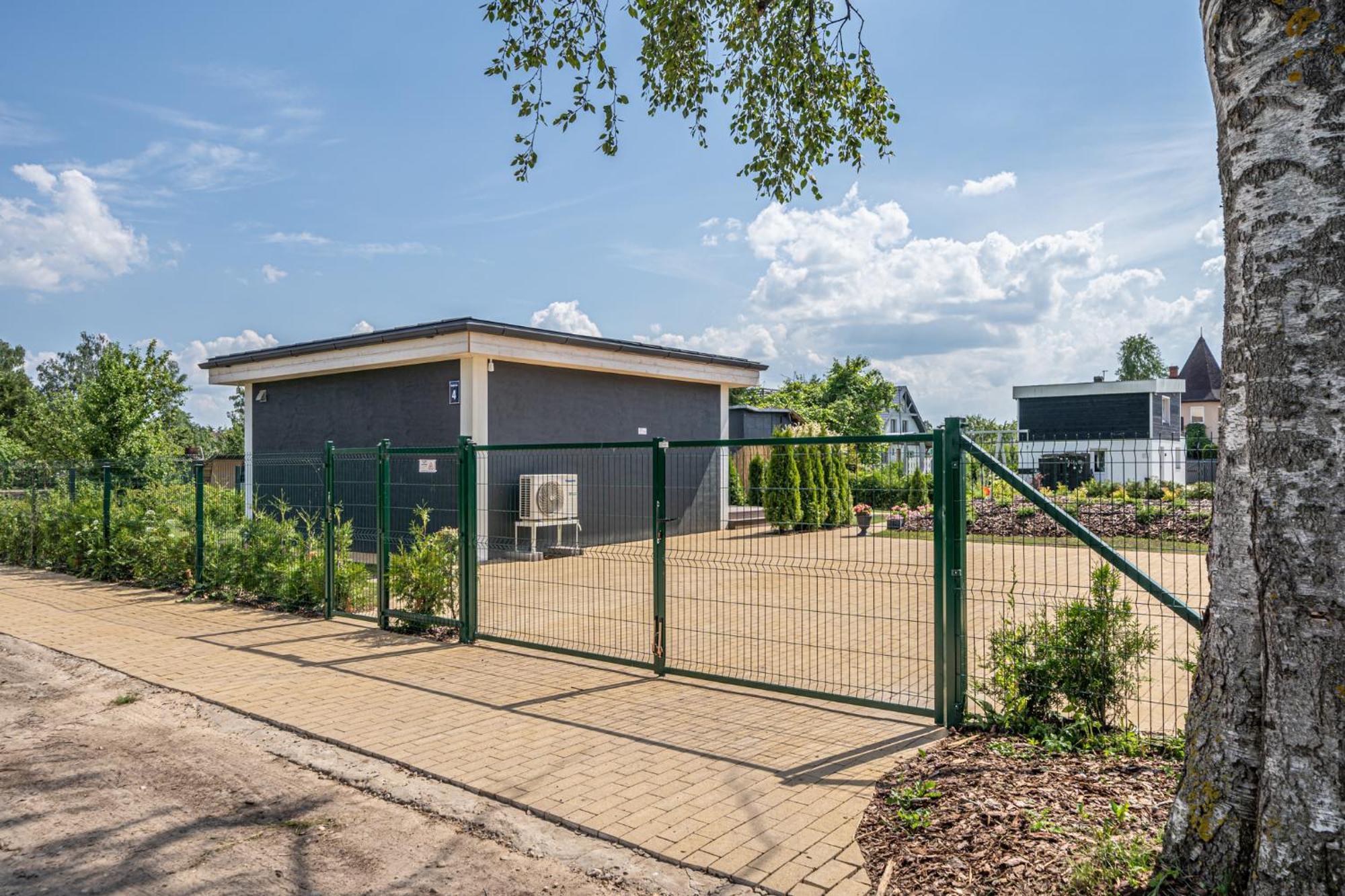 Family Garden Apartments With Free Private Parking & Playground Riga Extérieur photo