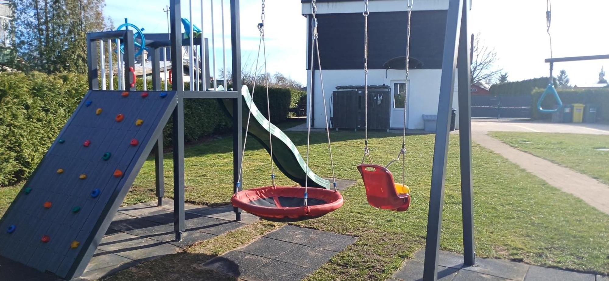Family Garden Apartments With Free Private Parking & Playground Riga Extérieur photo
